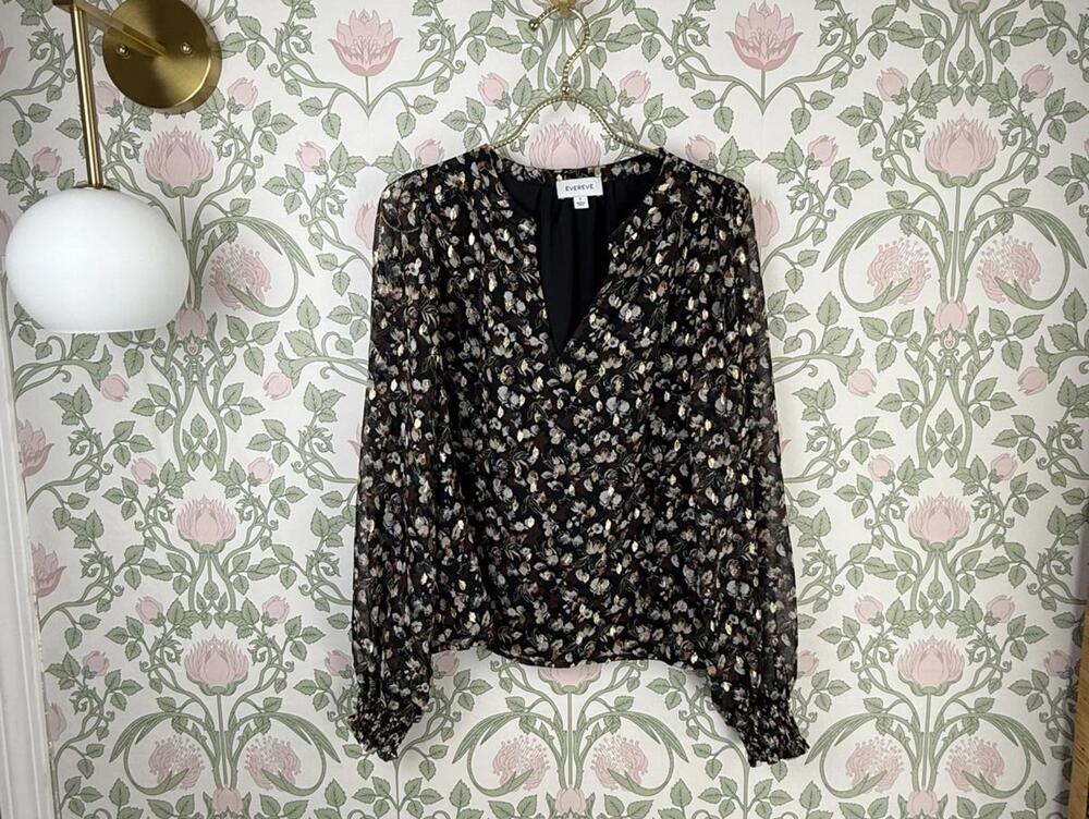 Evereve Black Floral V-Neck Smocked Long Sleeve Blouse - Size - Small